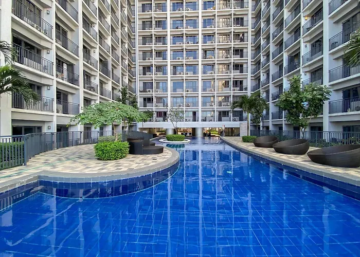 3 Condos*8 Beds*3 Bathrooms*3 Kitchens*4 Pools*@ Shore2 Moa Apartment Manila